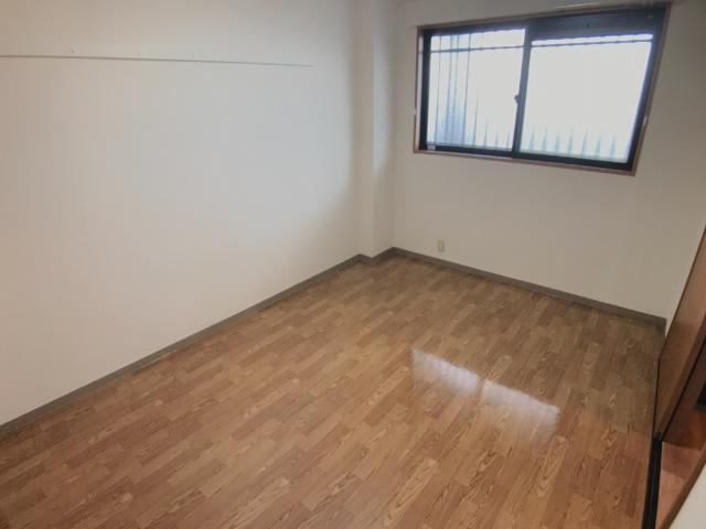 クローバービルの内装|洋室