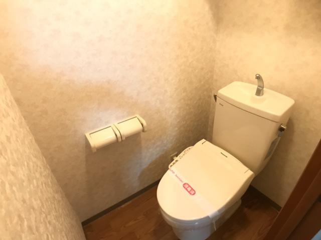 クローバービルのトイレ|シャワー付トイレ