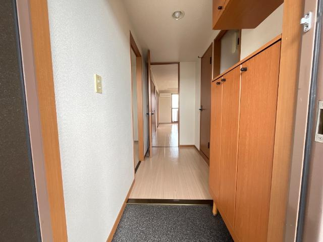 クローバービルの内装|廊下