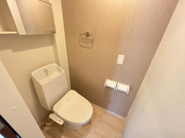 エバービューティクルのトイレ|シャワー付トイレ