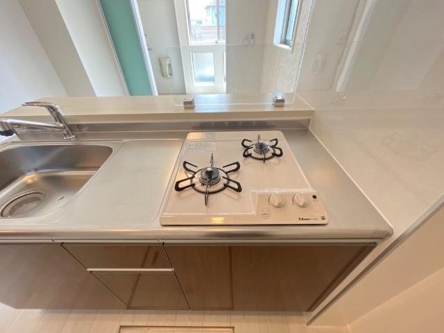 エバービューティクルのキッチン|二口コンロ