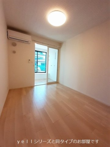 ウィステリア・エフの居間・リビング