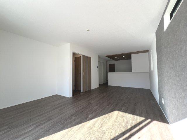 昭島市宮沢町3丁目　新築戸建全3棟の居間・リビング|LDK広々19.06帖！！