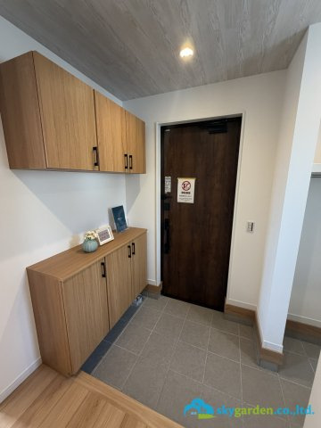 秦野市第1北矢名　新築戸建　全5棟4号棟の玄関