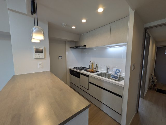 ３方向に窓の角部屋！リノベの４LDKはココ！【ナイスアーバンステイツ三ツ境】のキッチン|お料理しやすいキッチンです