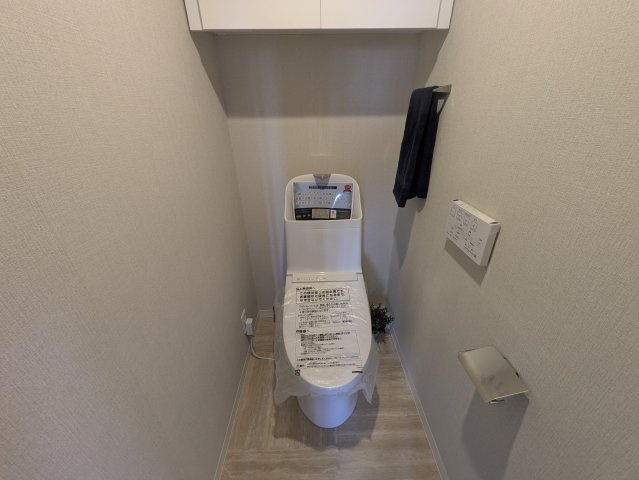 ３方向に窓の角部屋！リノベの４LDKはココ！【ナイスアーバンステイツ三ツ境】のトイレ|シンプルで使いやすいトイレです