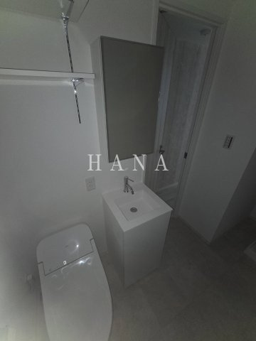 Claudia Takenotsukaの独立洗面台