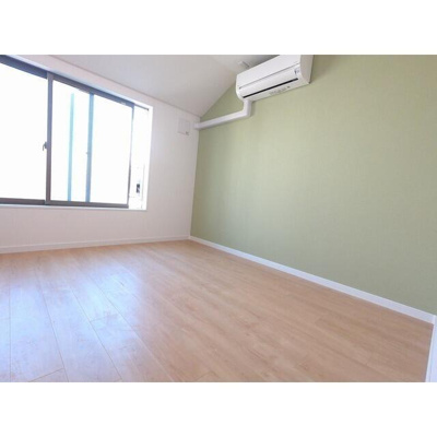 【居間・リビング】 | ヴェスタ南小岩 | Wi-Fi使用料無料！アクセント… 