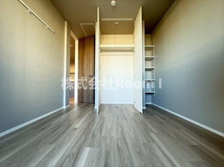 【寝室】 | 【ペット共生・ZEHマンション】＆　ＦＵＭＩＮＯＳＡＴＯ・旭化成ヘーベルメゾンHEBEL HAUS | 落ち着いて過ごせるお部屋なので、寝室にいかがでしょうか