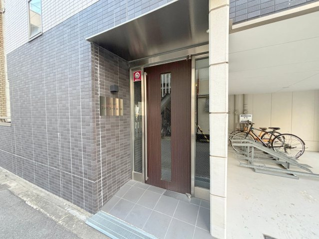 ミックコート東三国のエントランス