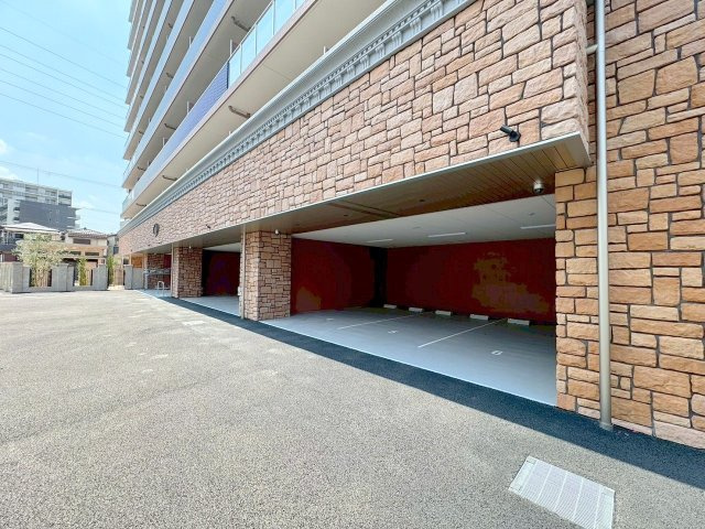 プレジオ三国EUROの駐車場