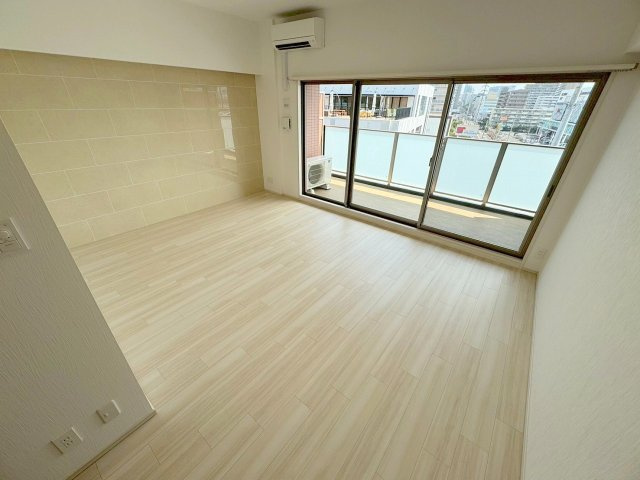 プレジオ三国EUROの居間・リビング