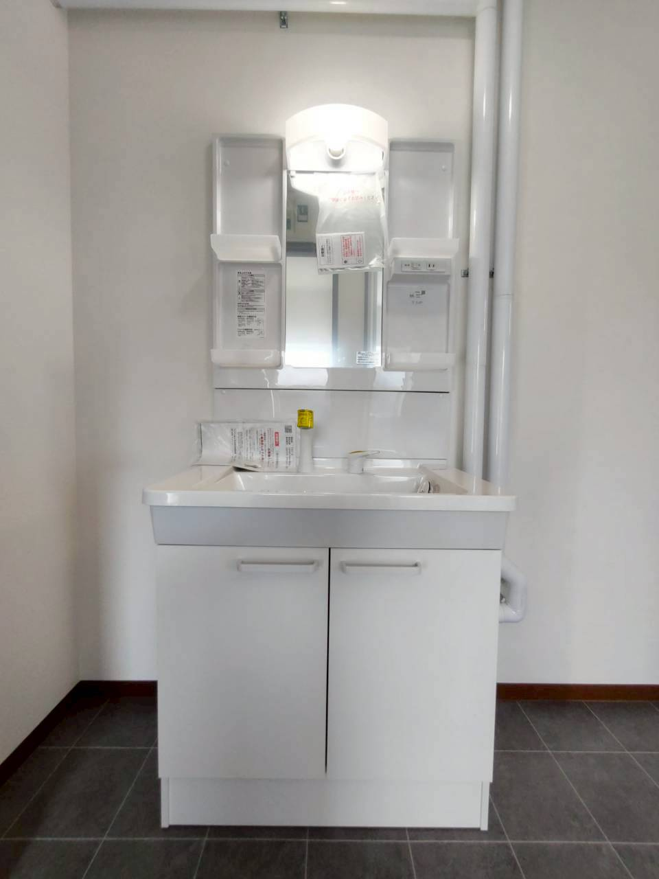 大楽毛西1丁目3　中古住宅の独立洗面台