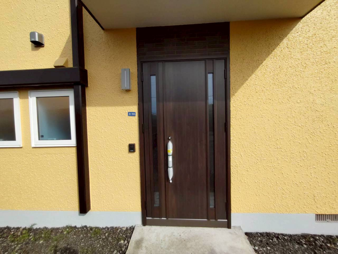 大楽毛西1丁目3　中古住宅の玄関