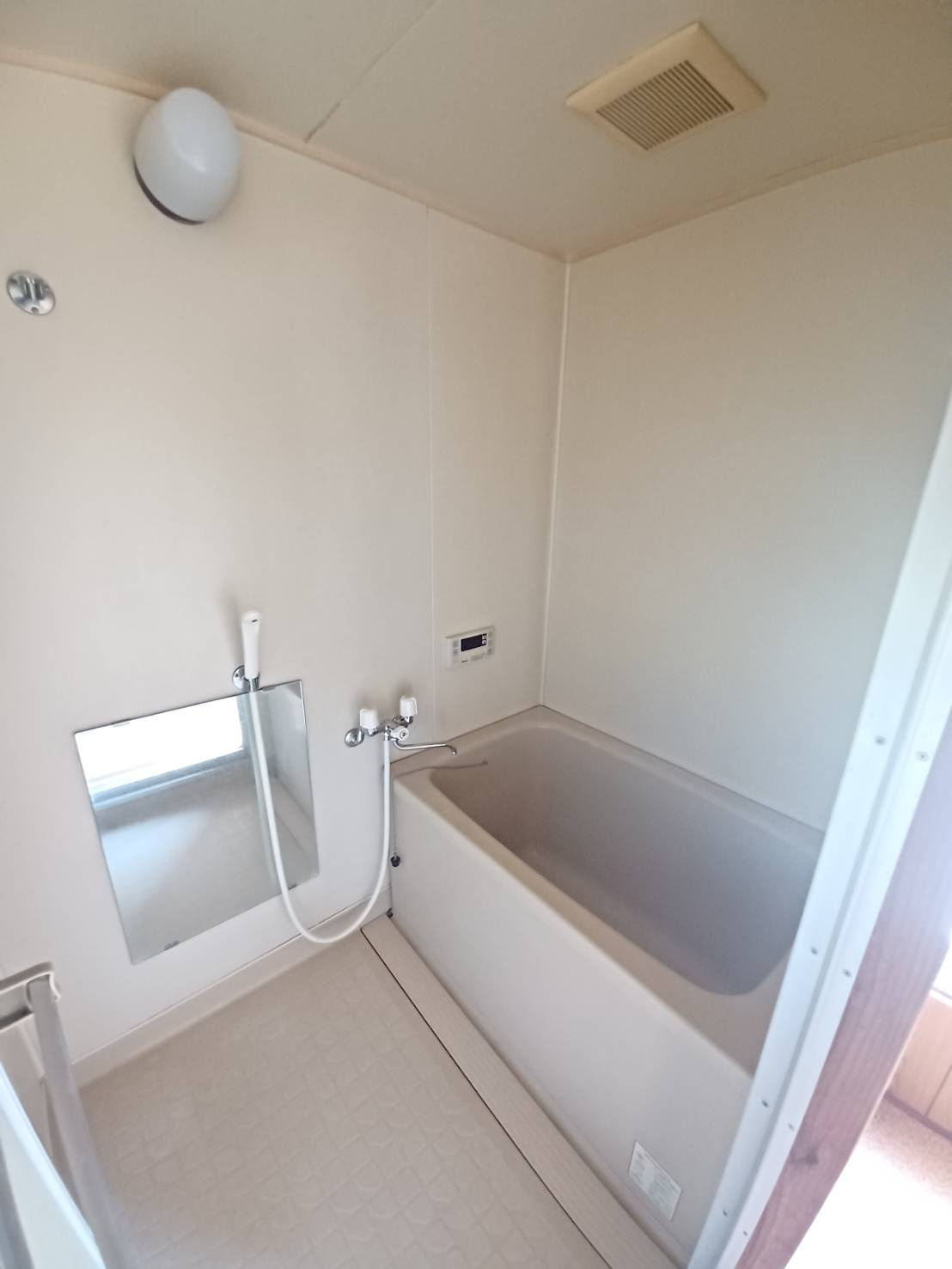嵐アパートの浴室
