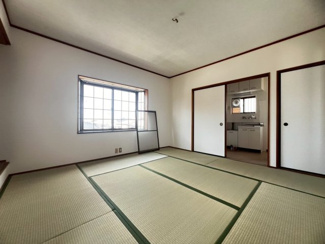 【和室】 | 池尻自由丘３丁目　中古一戸建 | サンディまで徒歩１０分♪ローソンまで徒歩９分♪ウエルシアまで徒歩１２分♪コーナンまで徒歩２３分♪お買い物に便利な立地ですね！