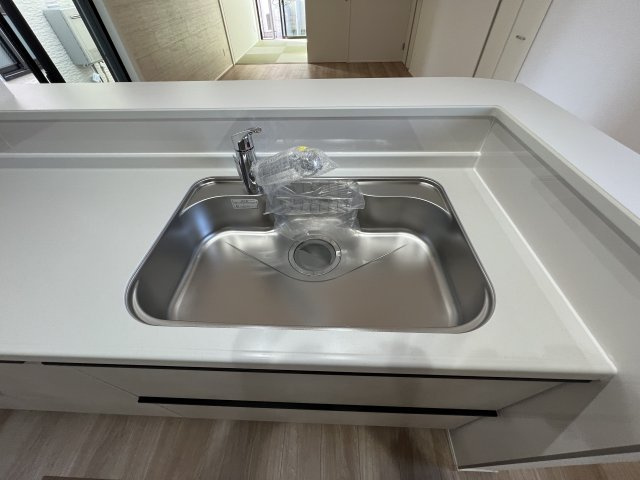 昭島市宮沢町3丁目　新築戸建全3棟のキッチン|浄水器付きシンク