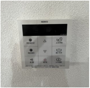 昭島市宮沢町3丁目　新築戸建全3棟の設備|【給湯器リモコン】ボタンひとつで給湯から追い焚きまで！らくらくのフルオートバス付き