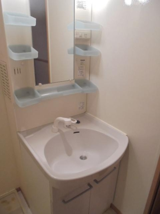 府中市白糸台４丁目のアパートの洗面所