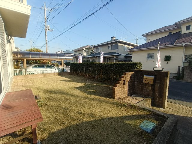北葛飾郡松伏町　ゆめみ野6丁目　中古戸建の庭|たまにはお庭で休日を過ごしてみるのもよいかもしれません