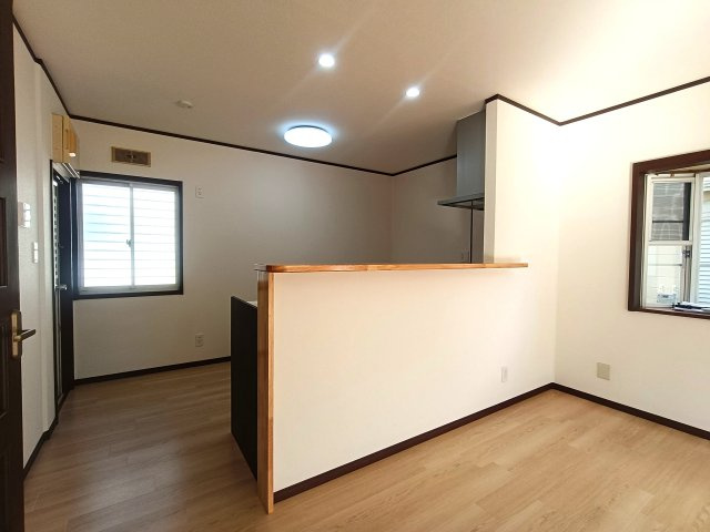 北葛飾郡松伏町　ゆめみ野6丁目　中古戸建の居間・リビング|ゆったり過ごせるリビングです