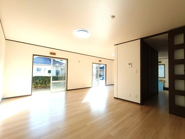 北葛飾郡松伏町　ゆめみ野6丁目　中古戸建の居間・リビング|リビングです