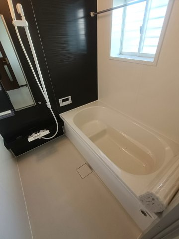 北葛飾郡松伏町　ゆめみ野6丁目　中古戸建の浴室|広く感じるゆとり設計で快適なリラックスタイムを過ごせます