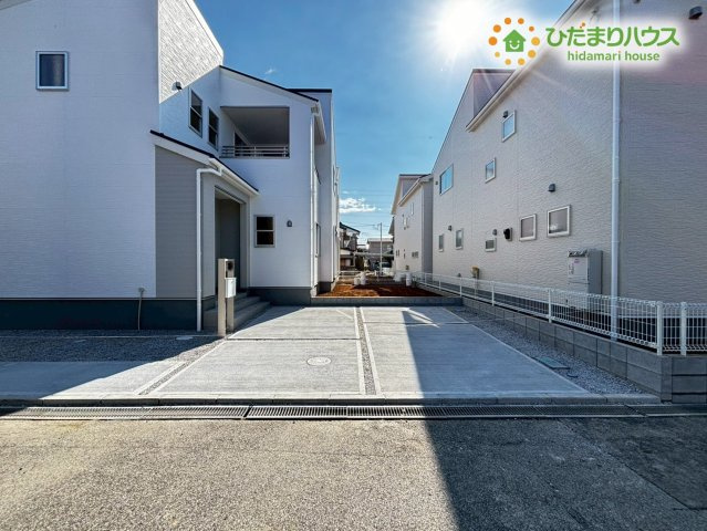 深谷市東方第2　新築一戸建て　リーブルガーデン　02の駐車場|3台分のカースペースあります！！