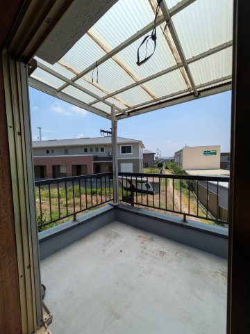 「和泉市戸建」和泉市伯太町中古戸建のバルコニー|落ち着いた時間を過ごせるバルコニーです