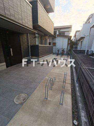 Premiere Yの駐車場