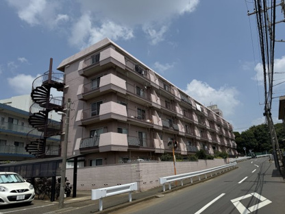【外観】いづみハイツ滝不動5号棟 