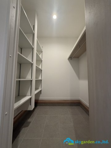 秦野市第1北矢名　新築戸建　全5棟1号棟の玄関