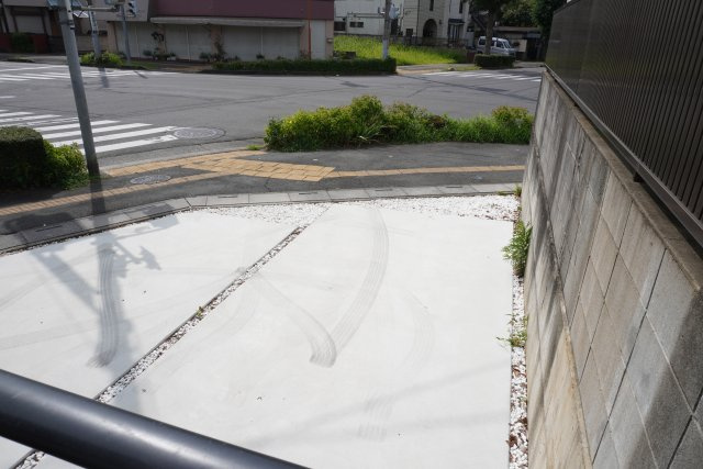 越谷市東越谷5丁目 中古戸建の駐車場