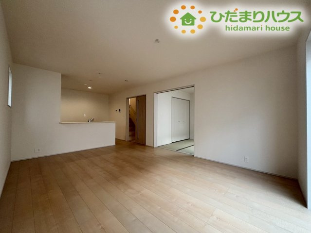 深谷市東方第2　新築一戸建て　リーブルガーデン　03の居間・リビング