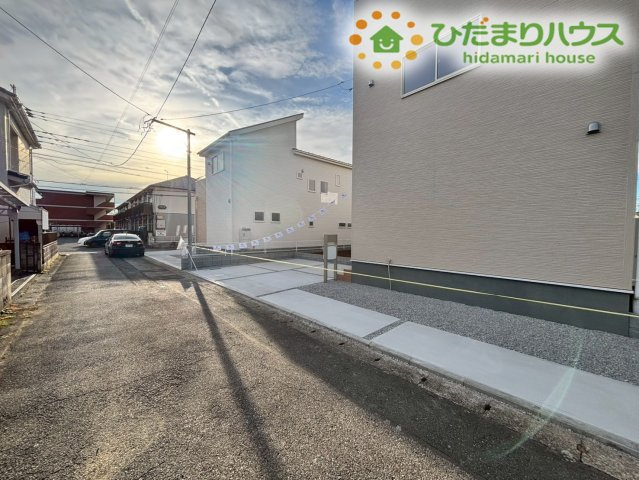 深谷市東方第2　新築一戸建て　リーブルガーデン　03の前面道路含む現地写真