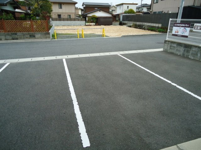 ファミーユの駐車場|駐車場