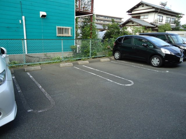 アムール美里の駐車場|駐車場