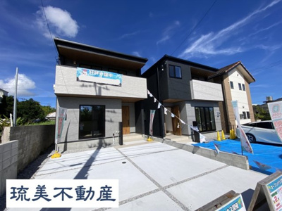 【外観】 | 沖縄市古謝（全2棟）ラスト1号棟 | 1号棟　並列駐車2台可♪