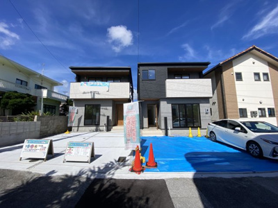 【外観】 | 沖縄市古謝（全2棟）ラスト1号棟 | 1号棟　並列駐車2台可♪