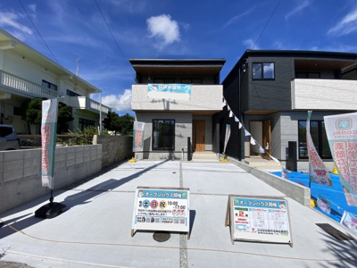 【外観】 | 沖縄市古謝（全2棟）ラスト1号棟 | 1号棟　並列駐車2台可♪