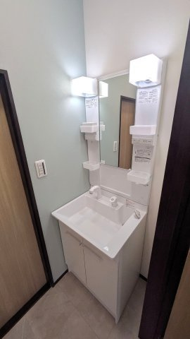 諏訪町３３１戸建の洗面所