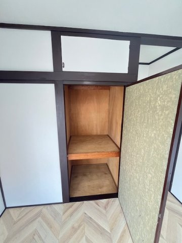 諏訪町３３１戸建の収納