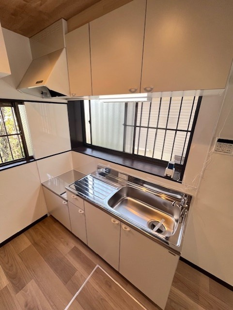 諏訪町３３１戸建のキッチン