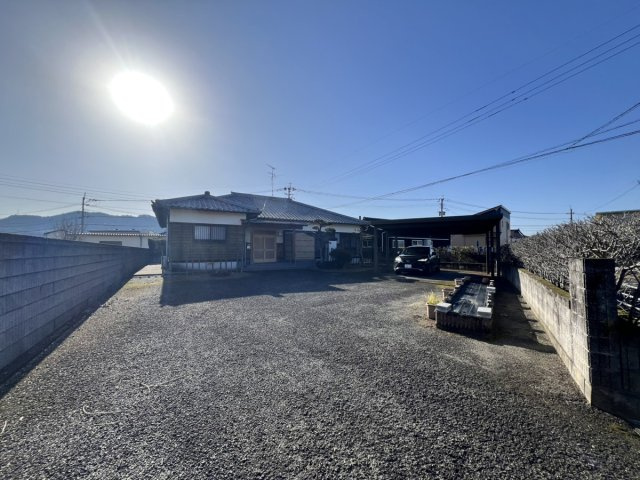 八代市本野町916　戸建の駐車場