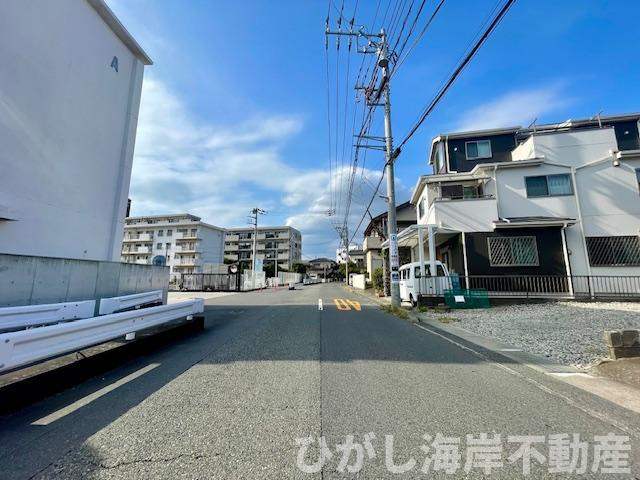 茅ヶ崎市萩園　売地の前面道路含む現地写真|現地外観