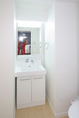 新品家具付きマンション千早1(KaGood福岡)の洗面所|使いやすい洗面所です