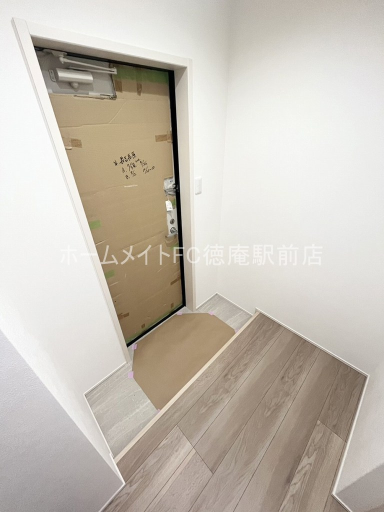 フジパレス稲田本町の玄関