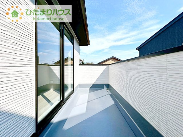 【バルコニー】 | 土浦市桜町1期　新築戸建 | 広々としたバルコニー。お洗濯物もぜーんぶ干せちゃいます！！