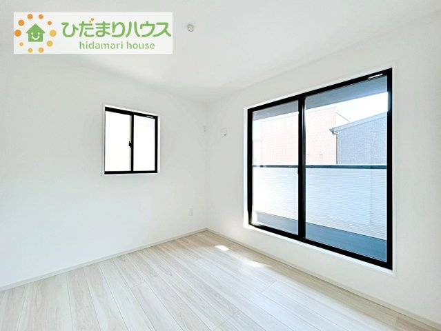 【洋室】 | 土浦市桜町1期　新築戸建 | バルコニーに面した明るい洋室☆彡