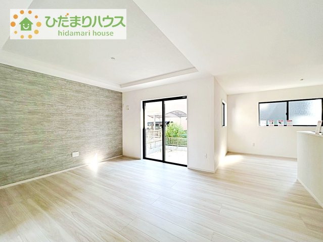 【居間・リビング】 | 土浦市桜町1期　新築戸建 | お子様が元気に遊べる広々としたリビングです！